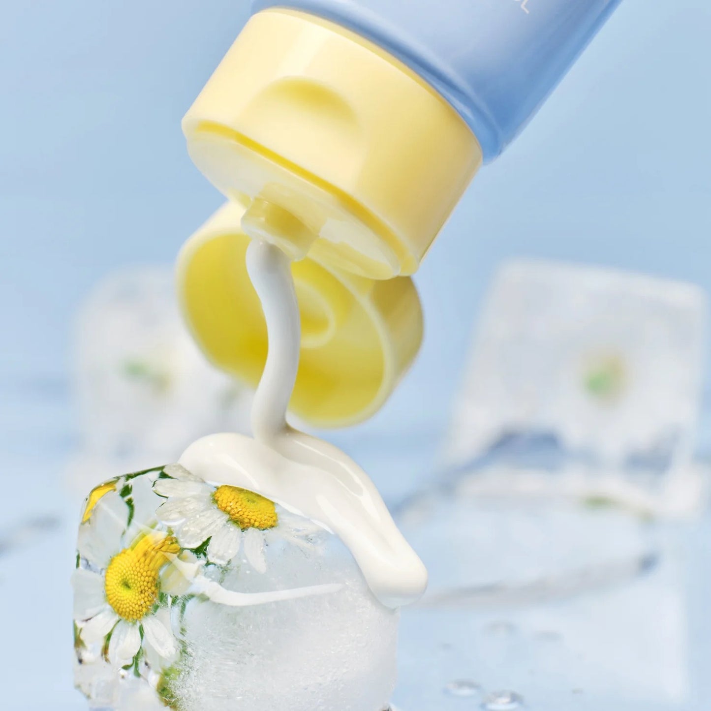 BeginS by JUNGSAEMMOOL Blue Chamomile Hyaluronic Acid Aqua Sun Cream